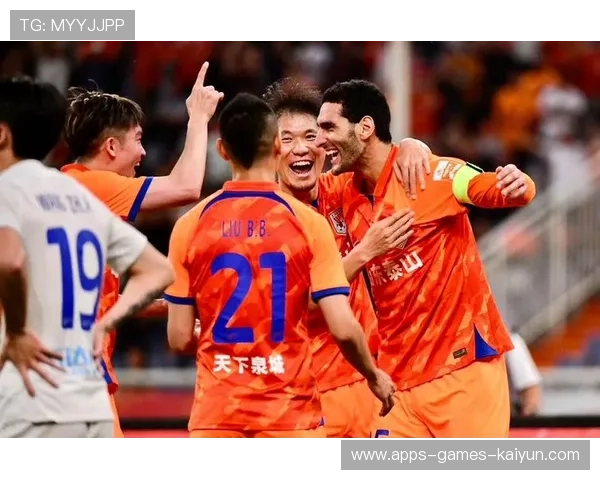 武汉三镇攻守转换速度相当惊人 武汉三镇攻守转换速度相当惊人