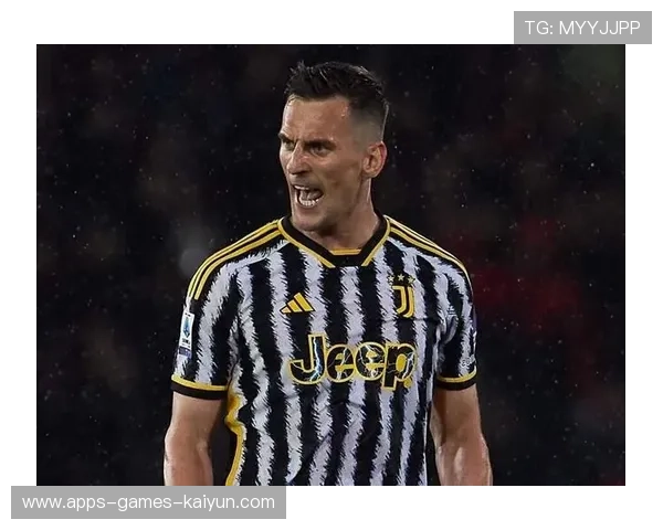 尤文米利克禁区内灵巧摆脱后速射成就闪击