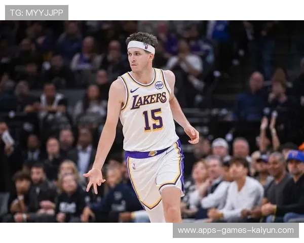 里夫斯补篮决定胜负,湖人球迷沸腾 里夫斯补篮决定胜负,湖人球迷沸腾